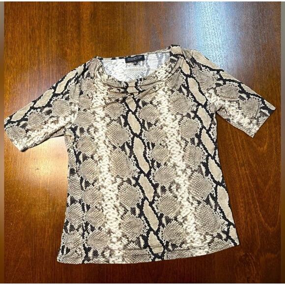 Jones New York Women’s Petite Large Snake Skin Quarter Sleeve Swoop Neck Shirt - Picture 1 of 9